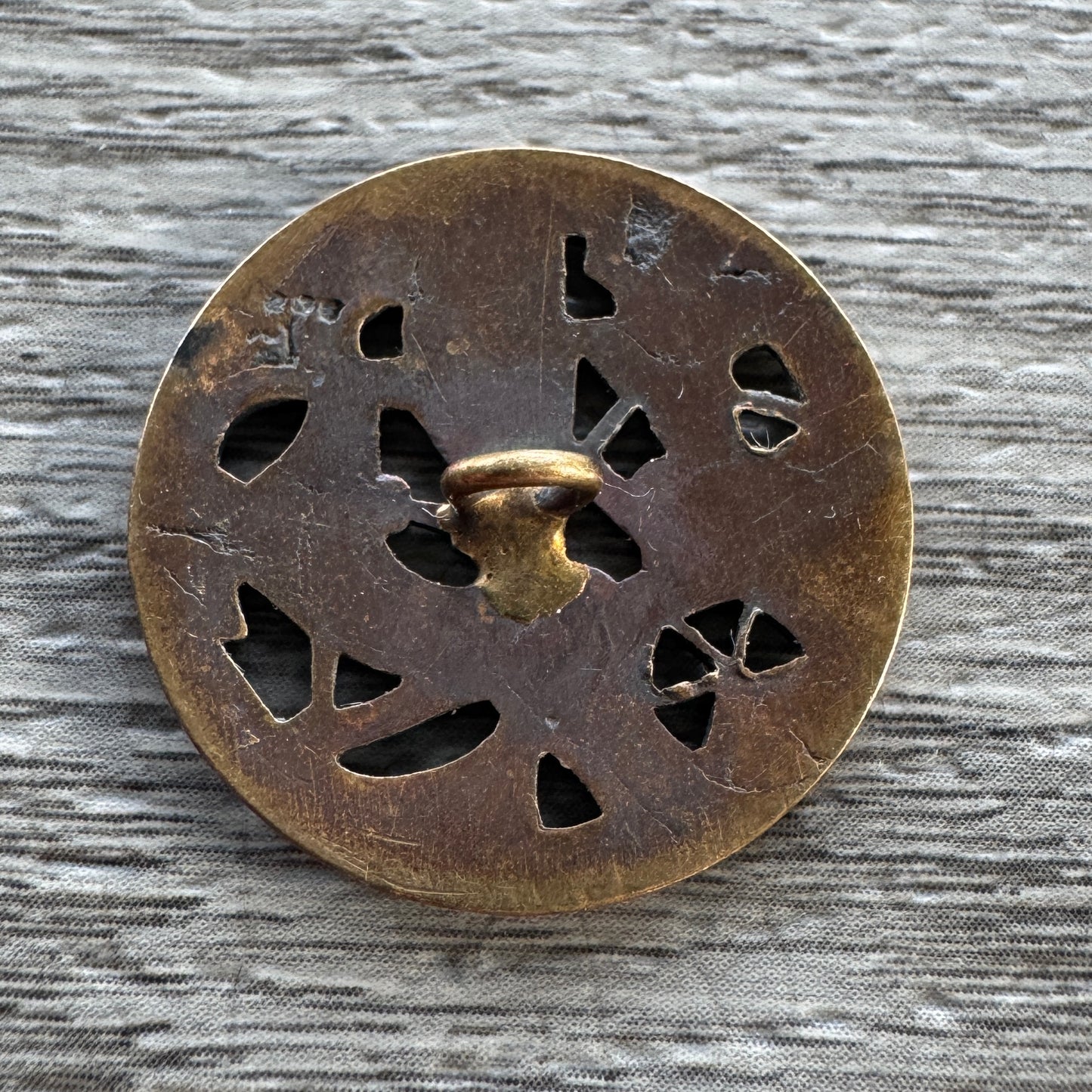 Bouton ancien en bronze - « Char Égyptien »
