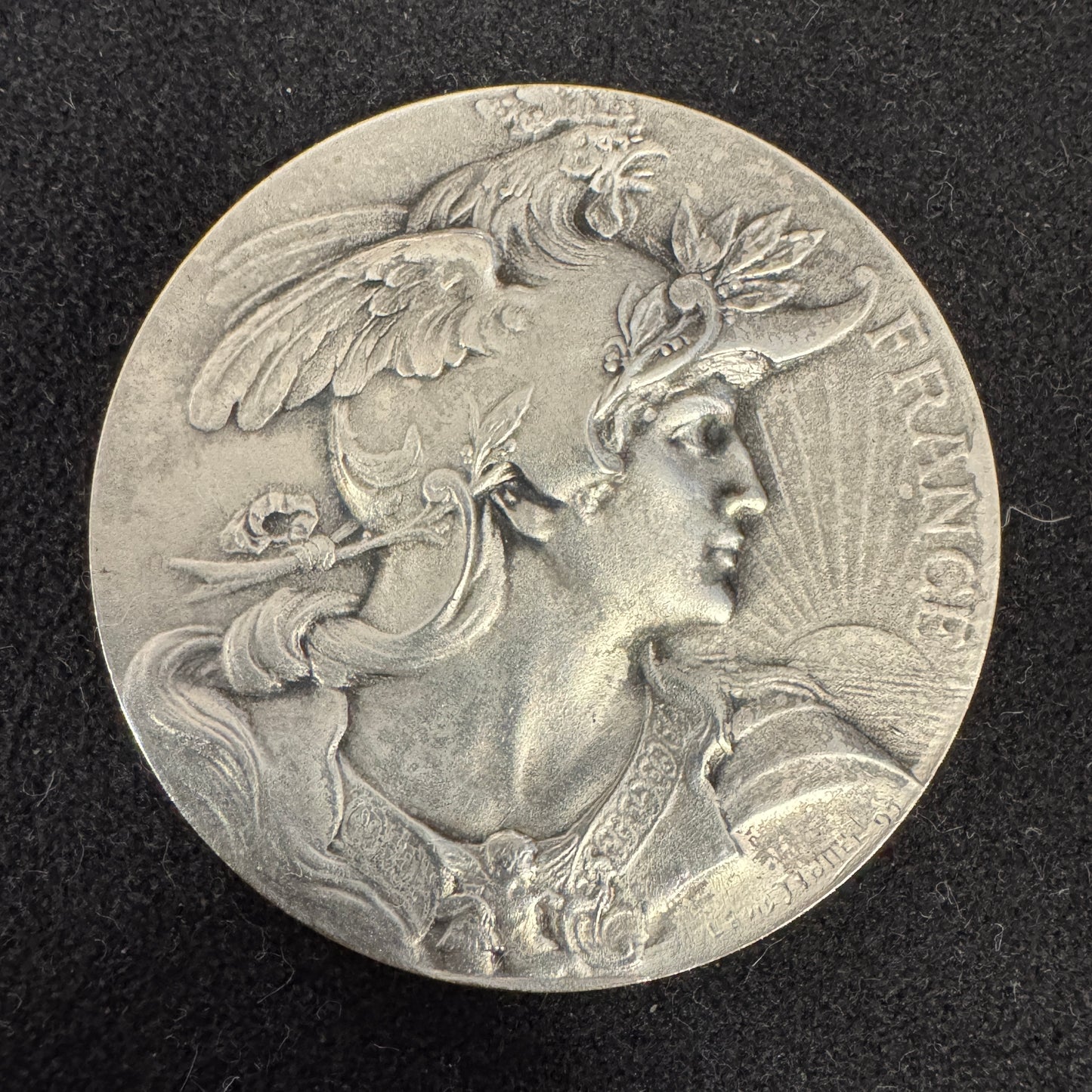 Médaille ancienne en bronze argenté « Marianne casquée » par Louis Bottée