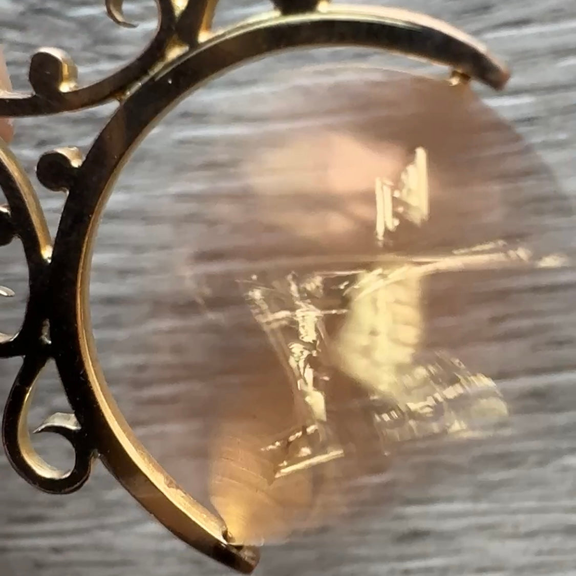Rare pendentif à système en plaqué or « Franc Maçonnerie »