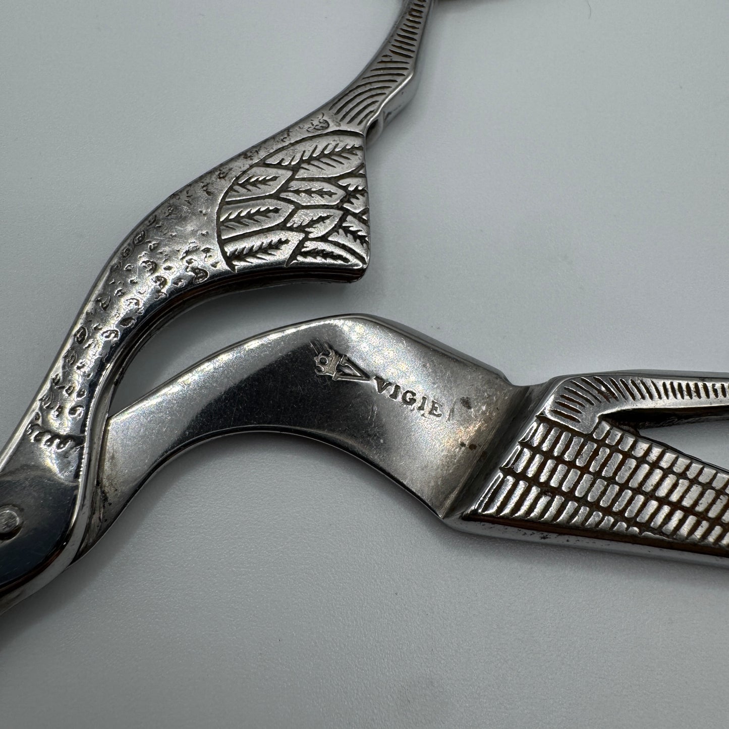Grande paire de Ciseaux de couture Ancien « cigogne » VIGIER à Thiers