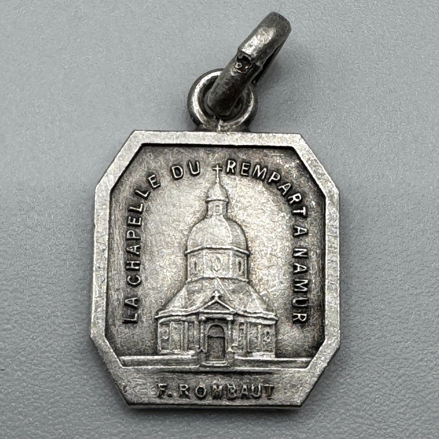 Médaille religieuse ancienne « Notre Dame du rempart »