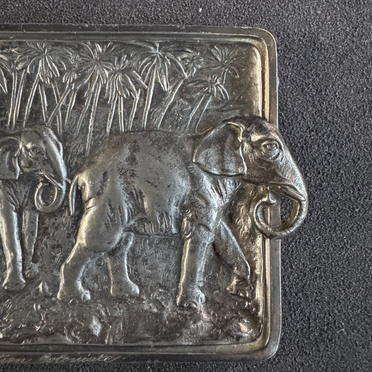 Vide poche ancien vers 1900 - « groupe d’ éléphants »