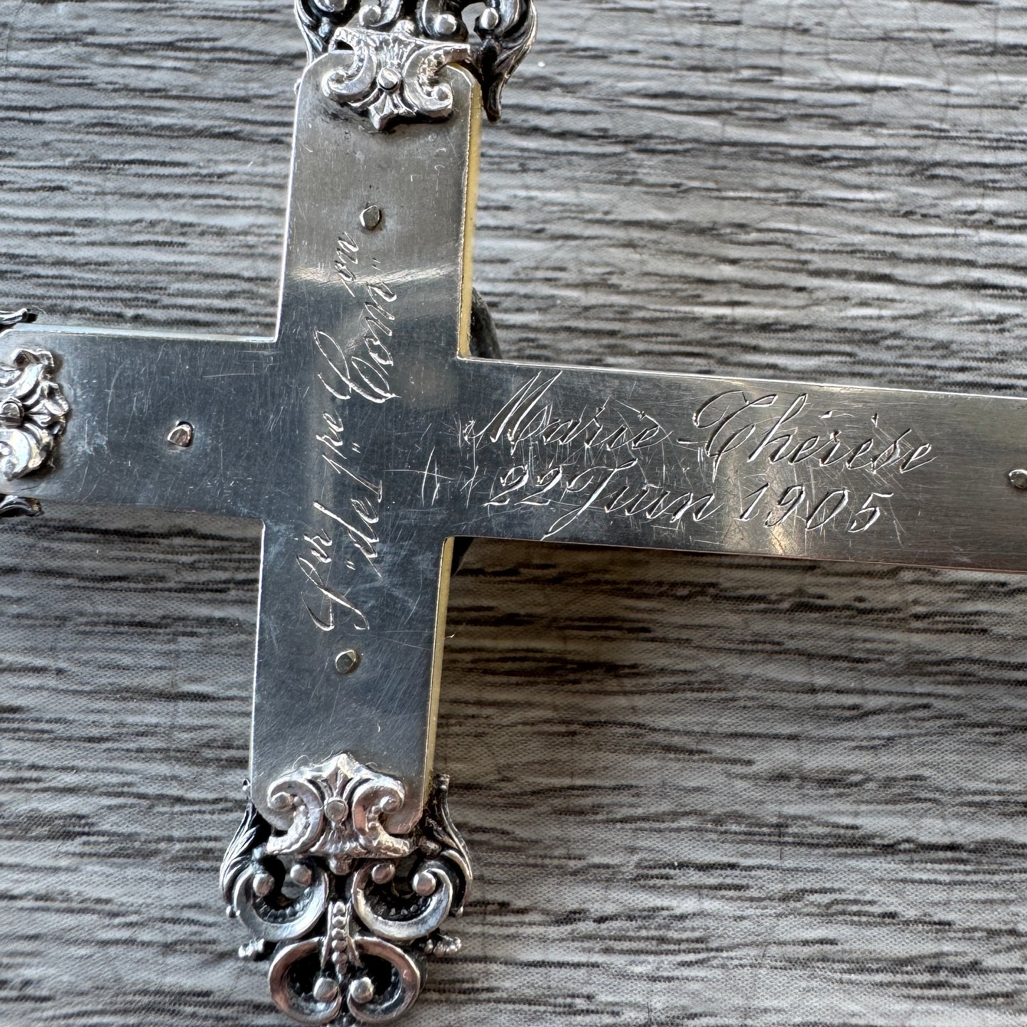 grand Croix crucifix XIXeme - argent et nacre