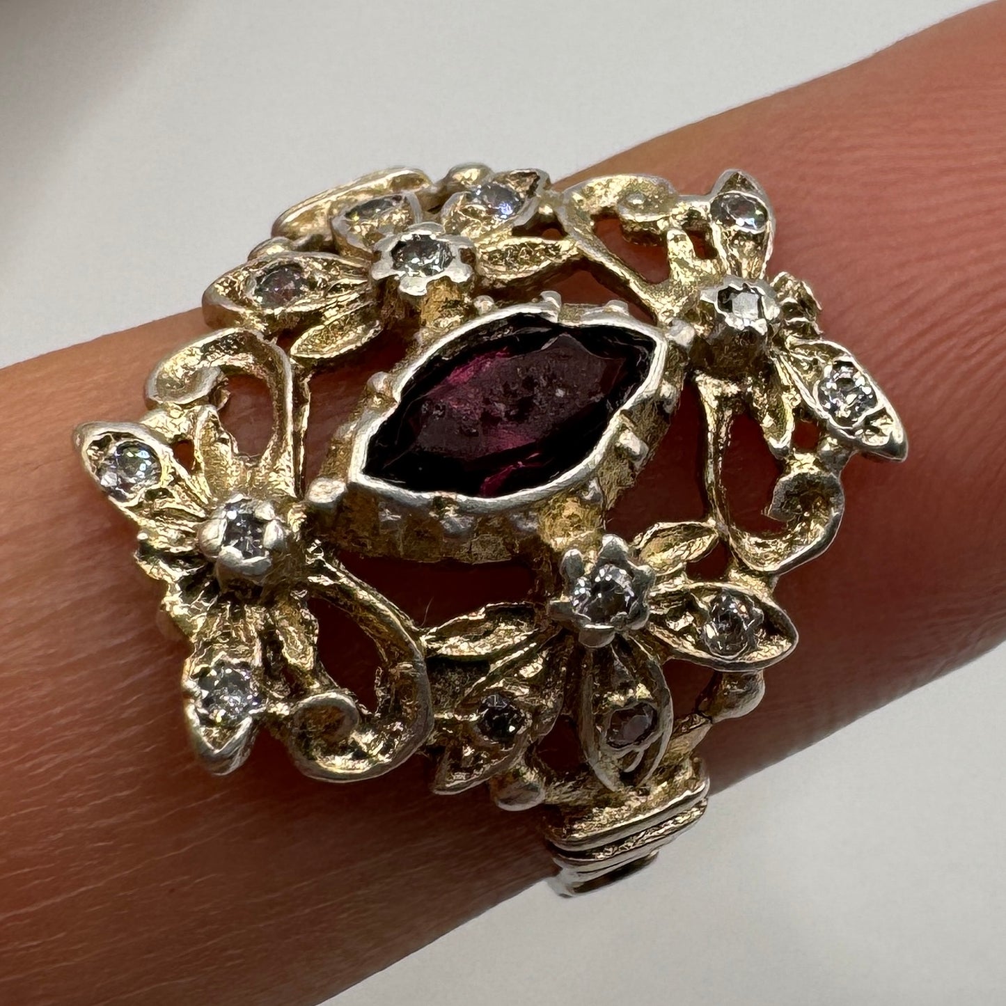 Bague ancienne vers 1900 en argent et pierre