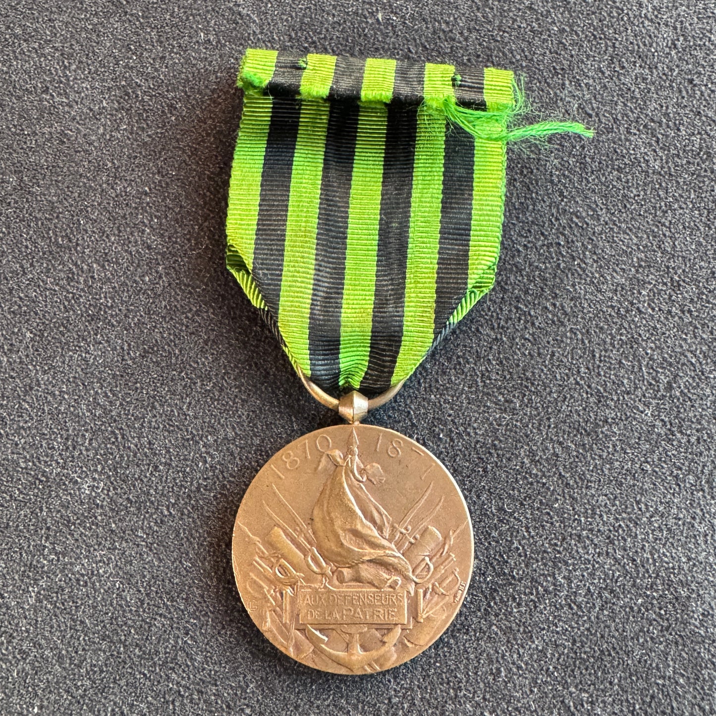 Médaille décoration militaire en bronze - « aux défenseurs de la patrie 1870-1871 »