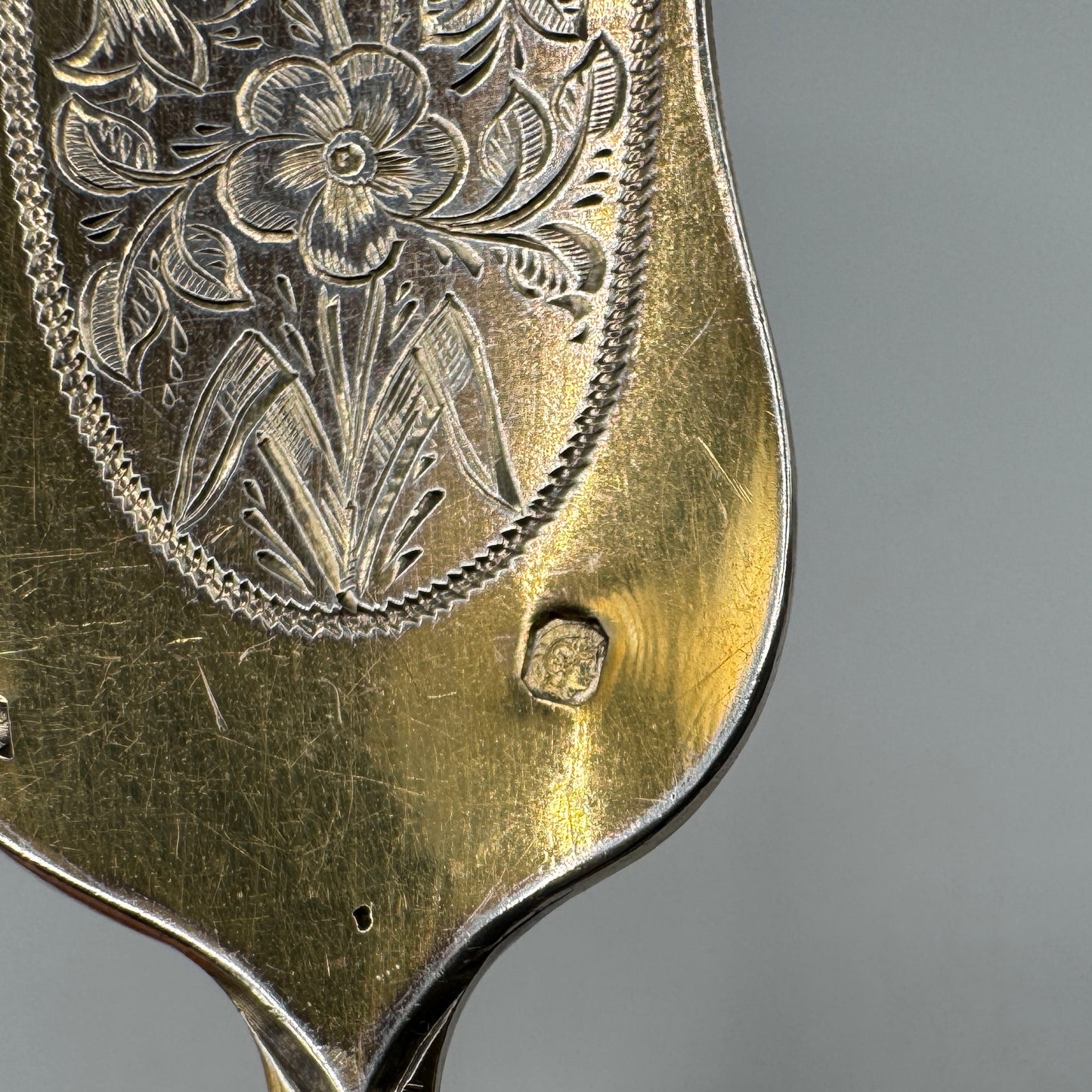 Petite pelle à mignardises ancienne Art Nouveau en Argent Minerve - vers 1900