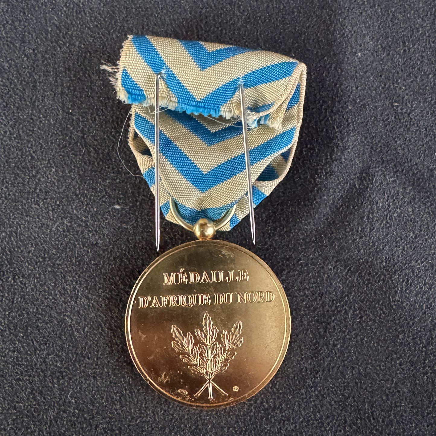 Médaille décoration militaire en bronze doré - « AFRIQUE DU NORD »