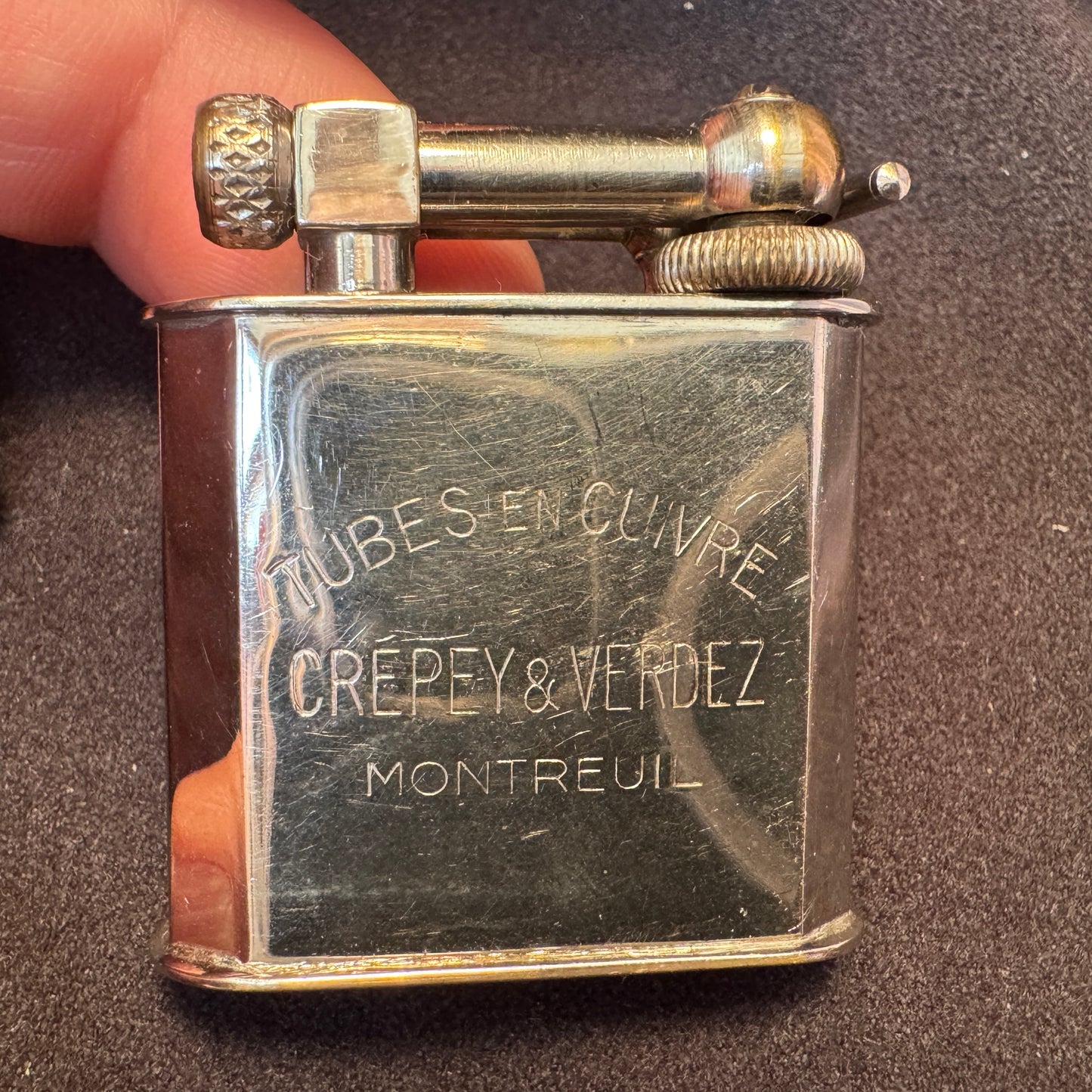 Briquet publicitaire ancien à essence - « Tubes en cuivre - CREPEY&VERDEZ Montreuil »