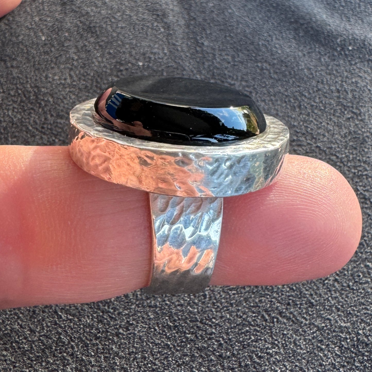 Bague de créateur en argent signée GE