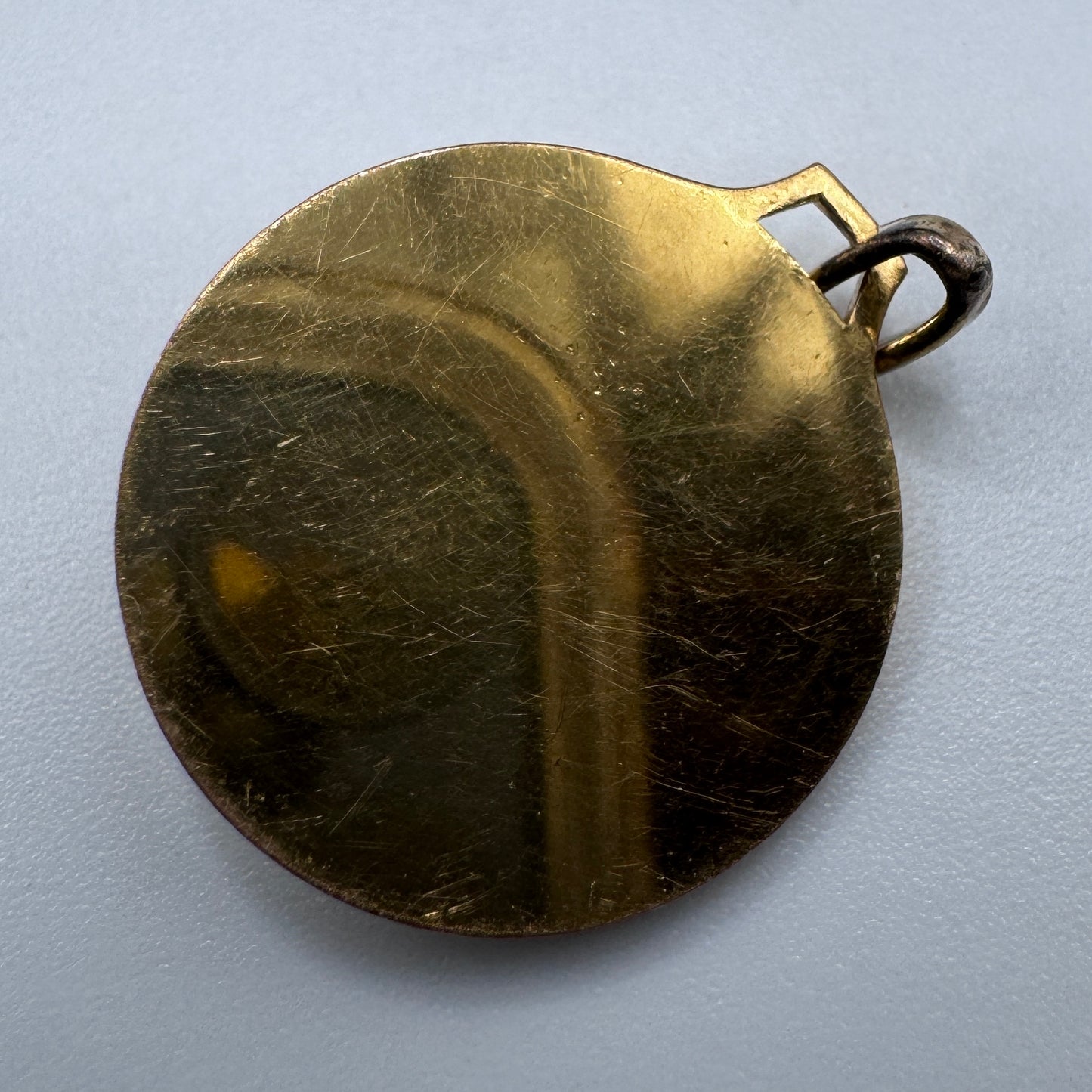 Pendentif ancien en plaqué or - rose des vents