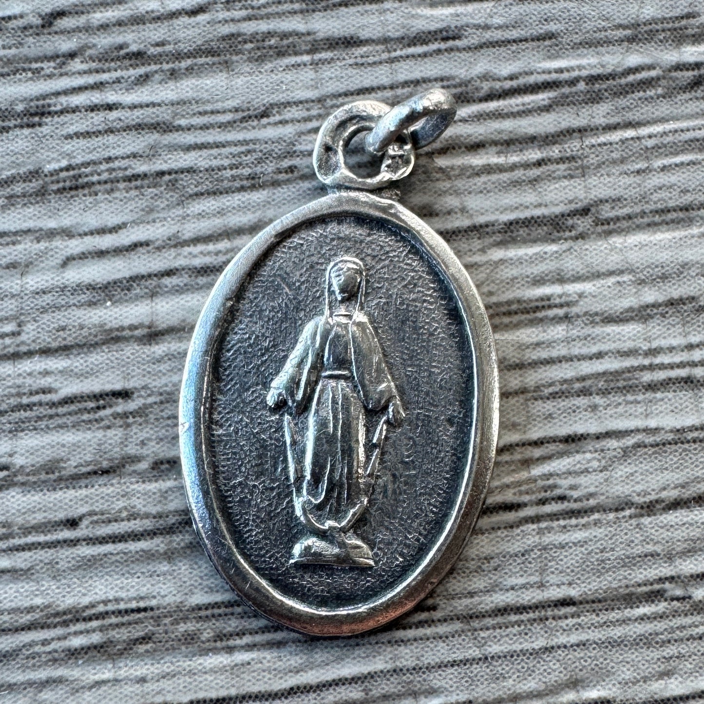 Médaille religieuse ancienne en argent « Saint Vierge »