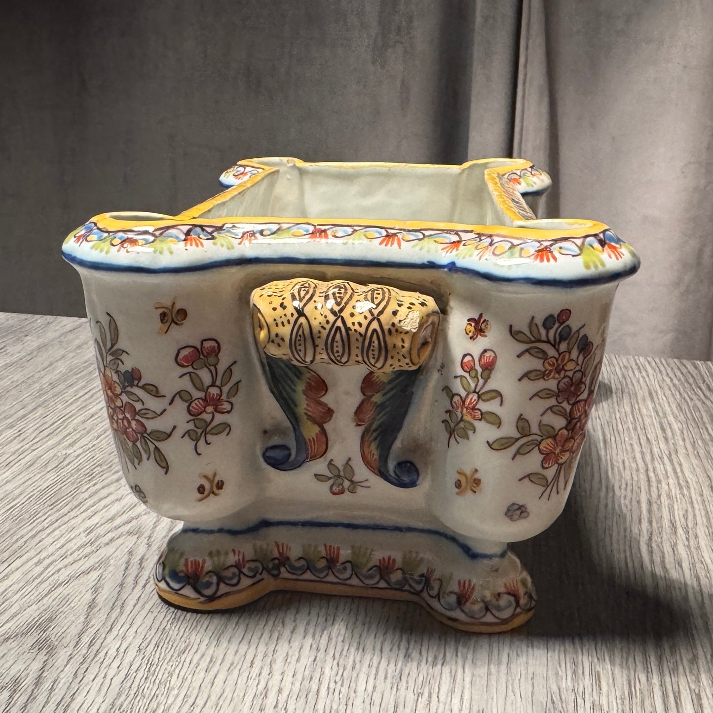 Jardinière de table Bretonne ancienne - « décor aux armes de Bretagne »