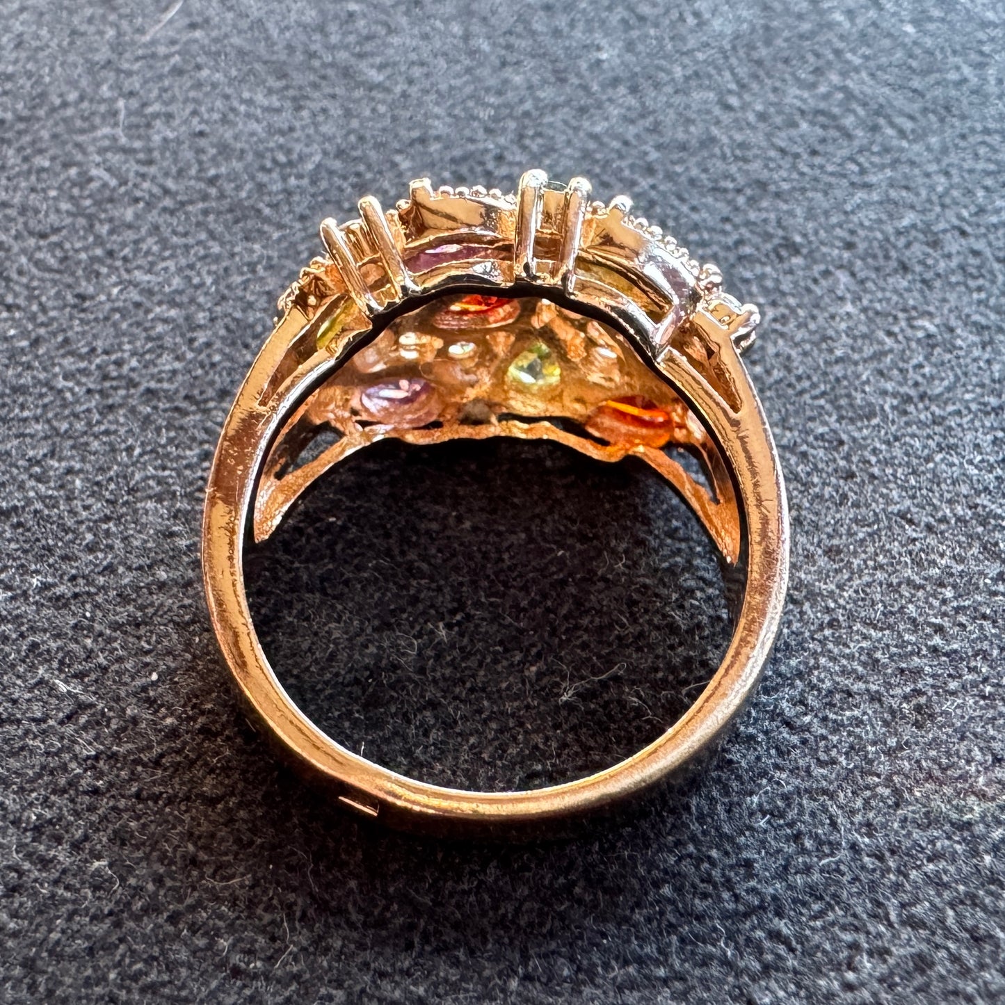 Bague en plaqué or et verroterie