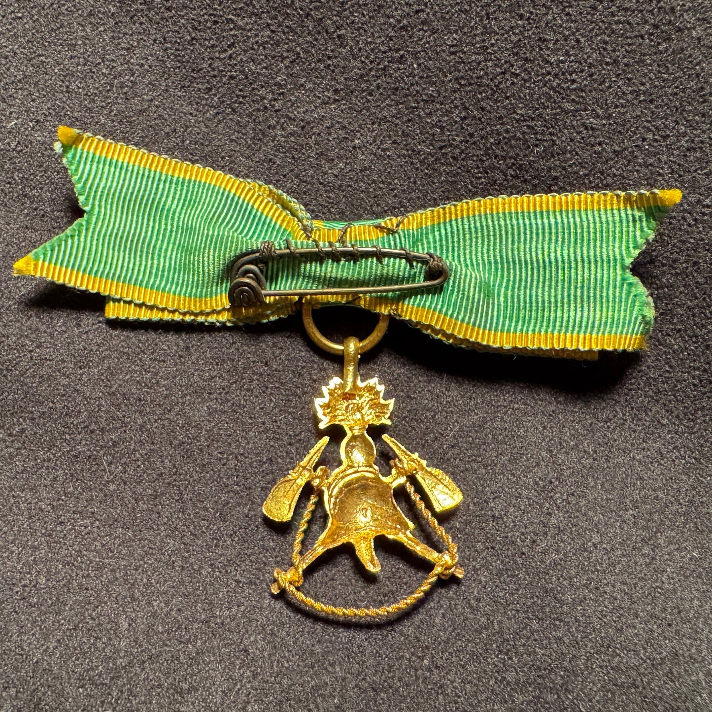 Médaille militaire ancienne « Sapeur pompier de Saint PIAT »