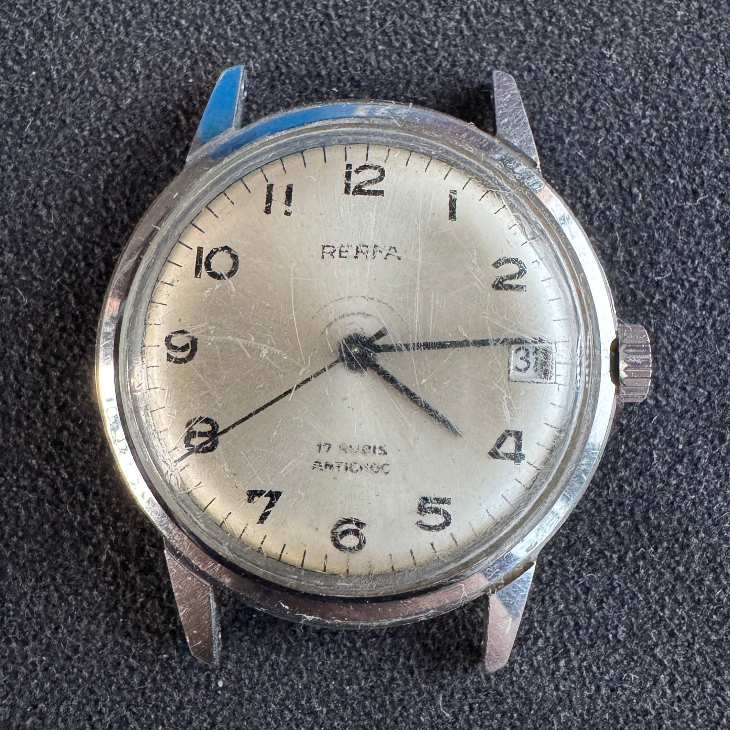 Montre vintage RERFA- 17 rubis, antichoc, avec date