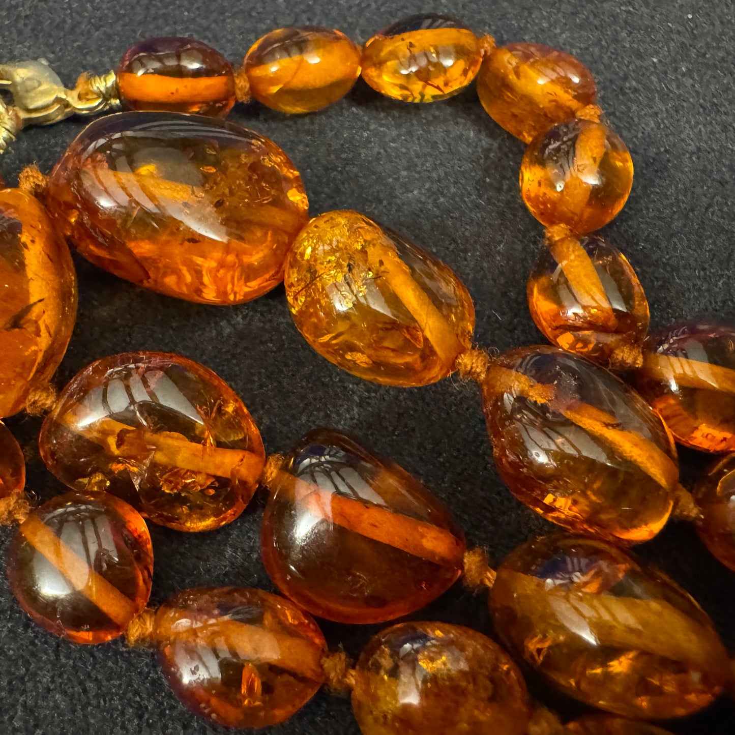 Collier vintage en ambre poli