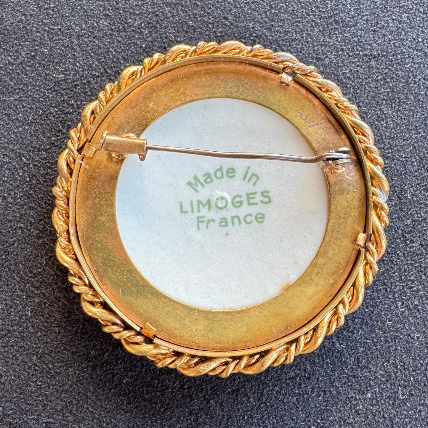 Broche ancienne porcelaine de Limoges « portrait de femme »