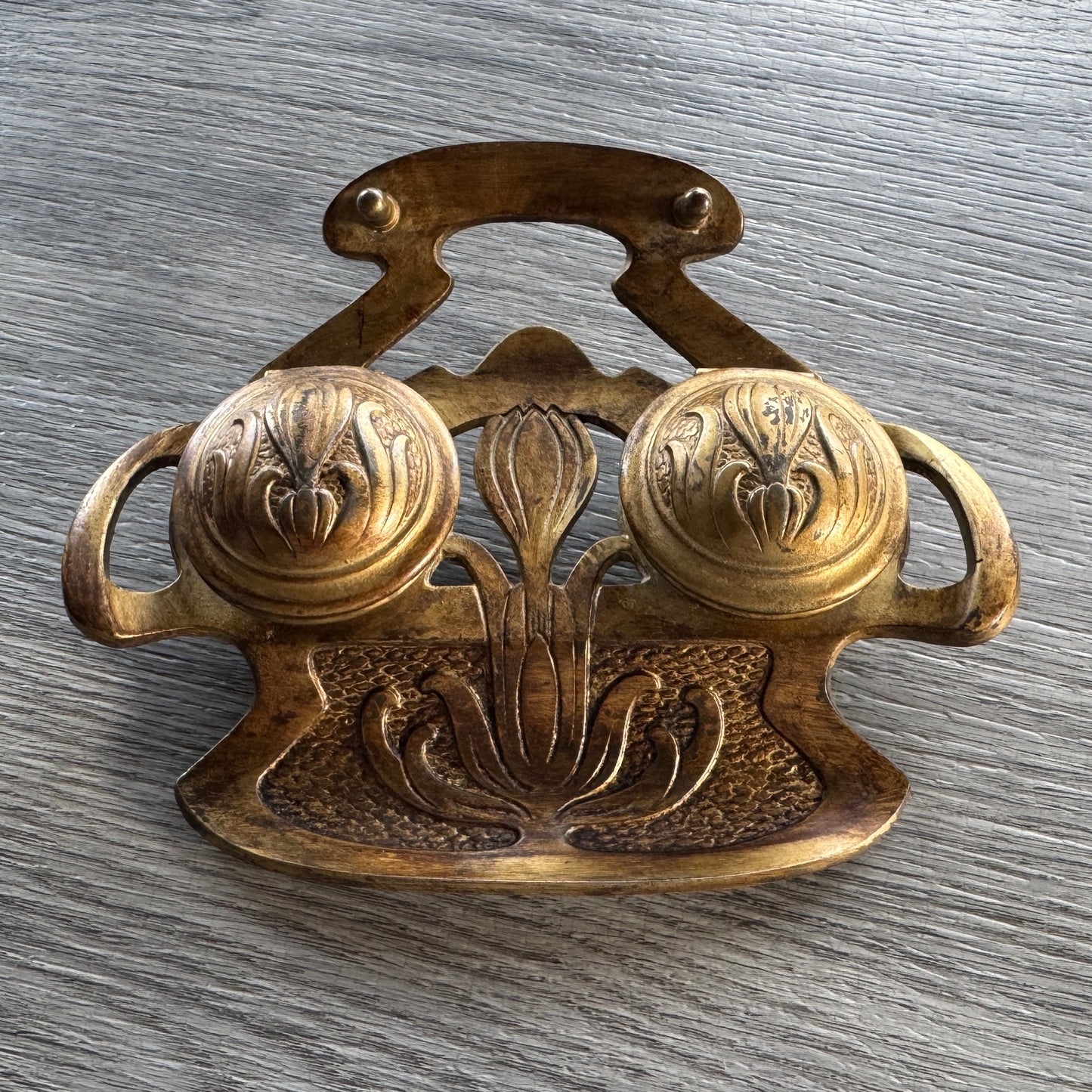 Sculpture en régule - Encrier Art Nouveau