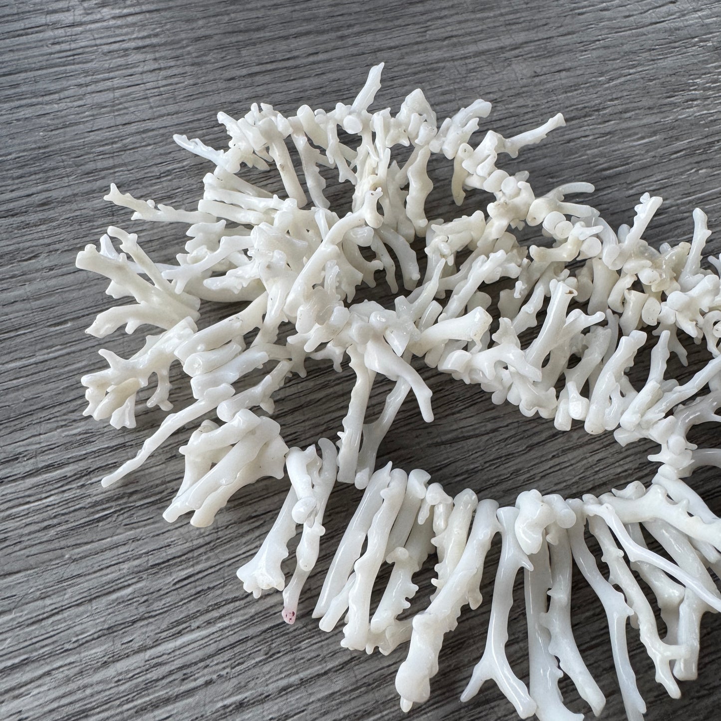 Collier ancien - corail brut blanc