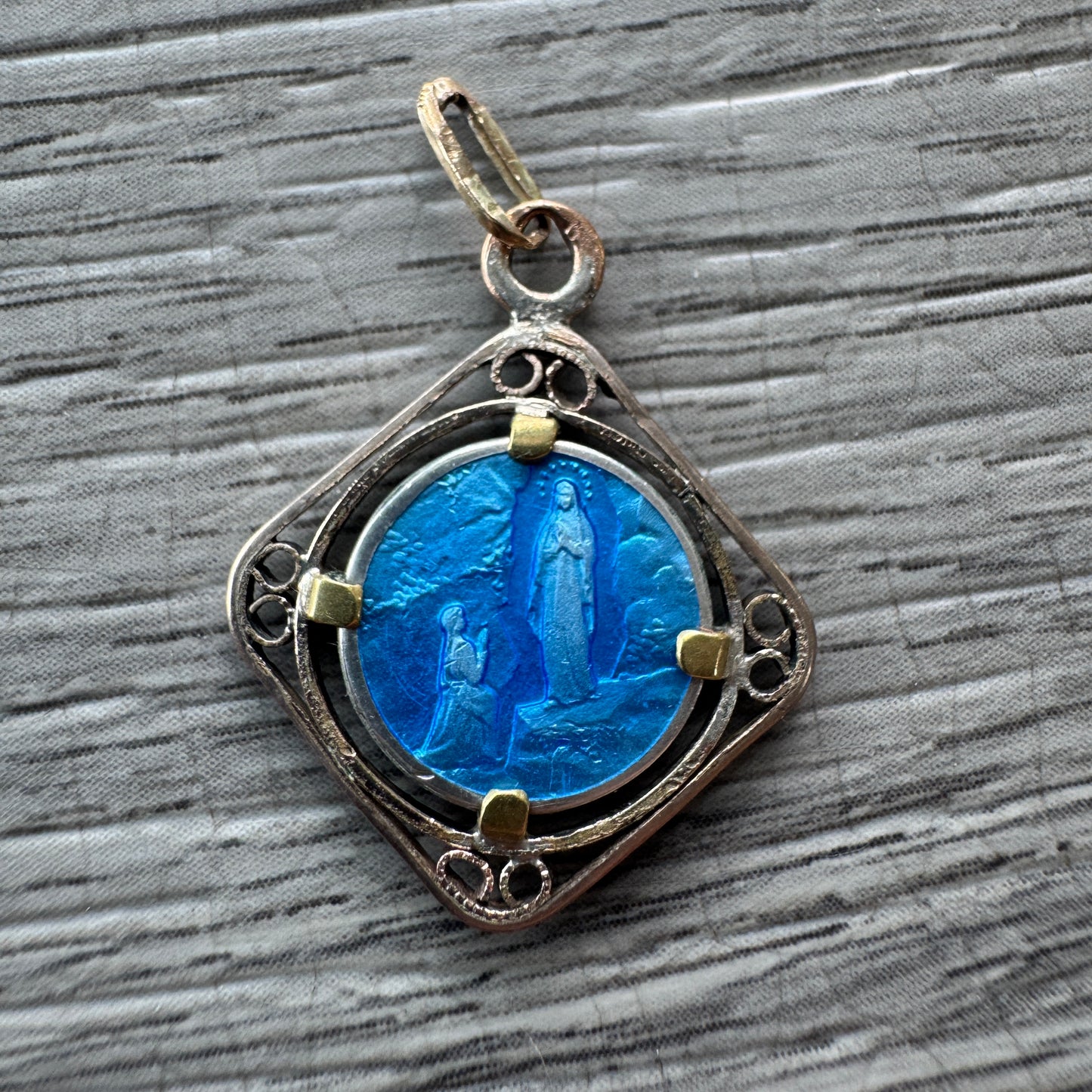 Médaille religieuse ancienne émaillée - Vierge Marie