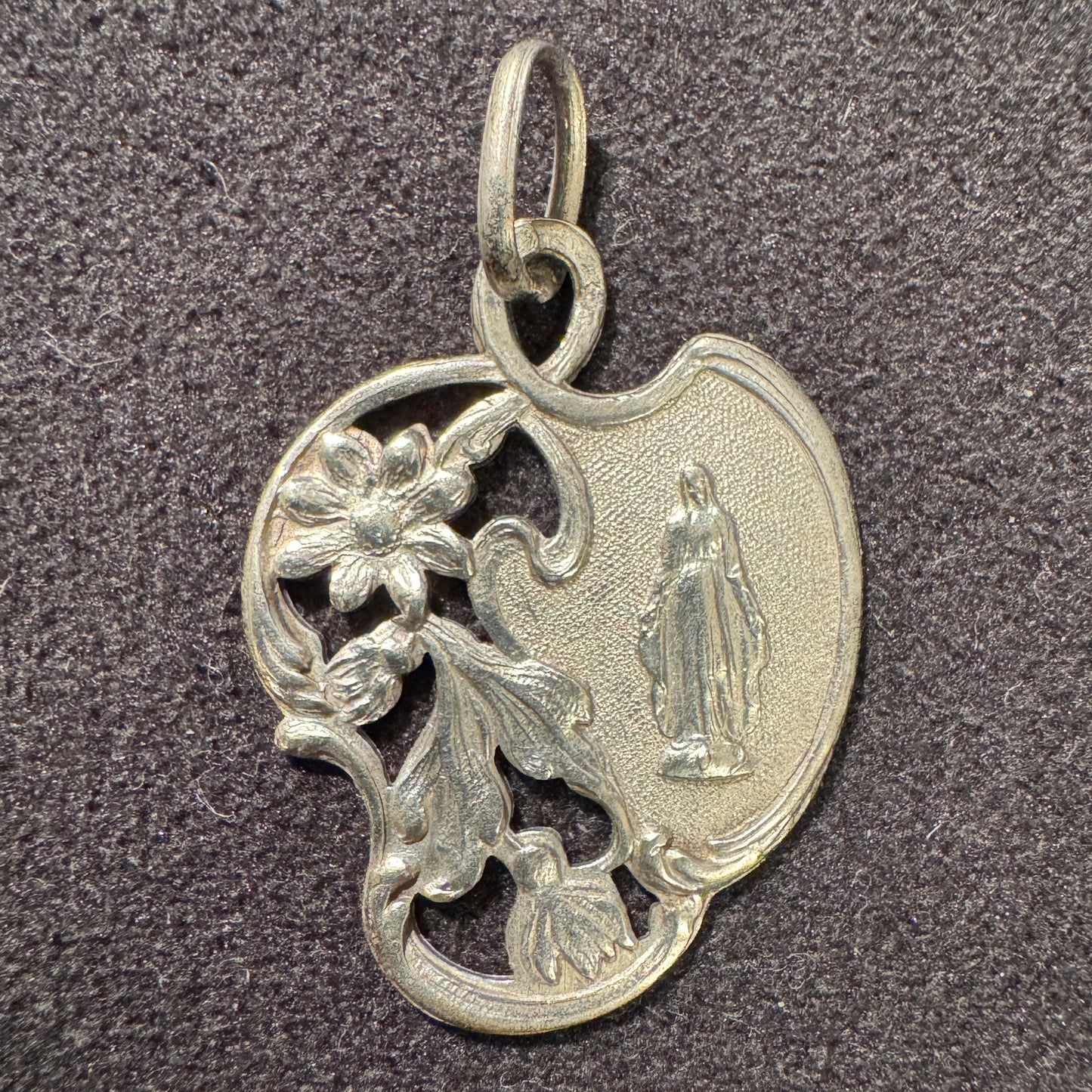 Médaille religieuse Art Nouveau en argent « Sainte Vierge »