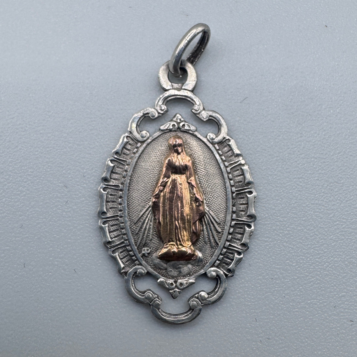 Medaille religieuse ancienne « Sainte Vierge » - argent massif et or