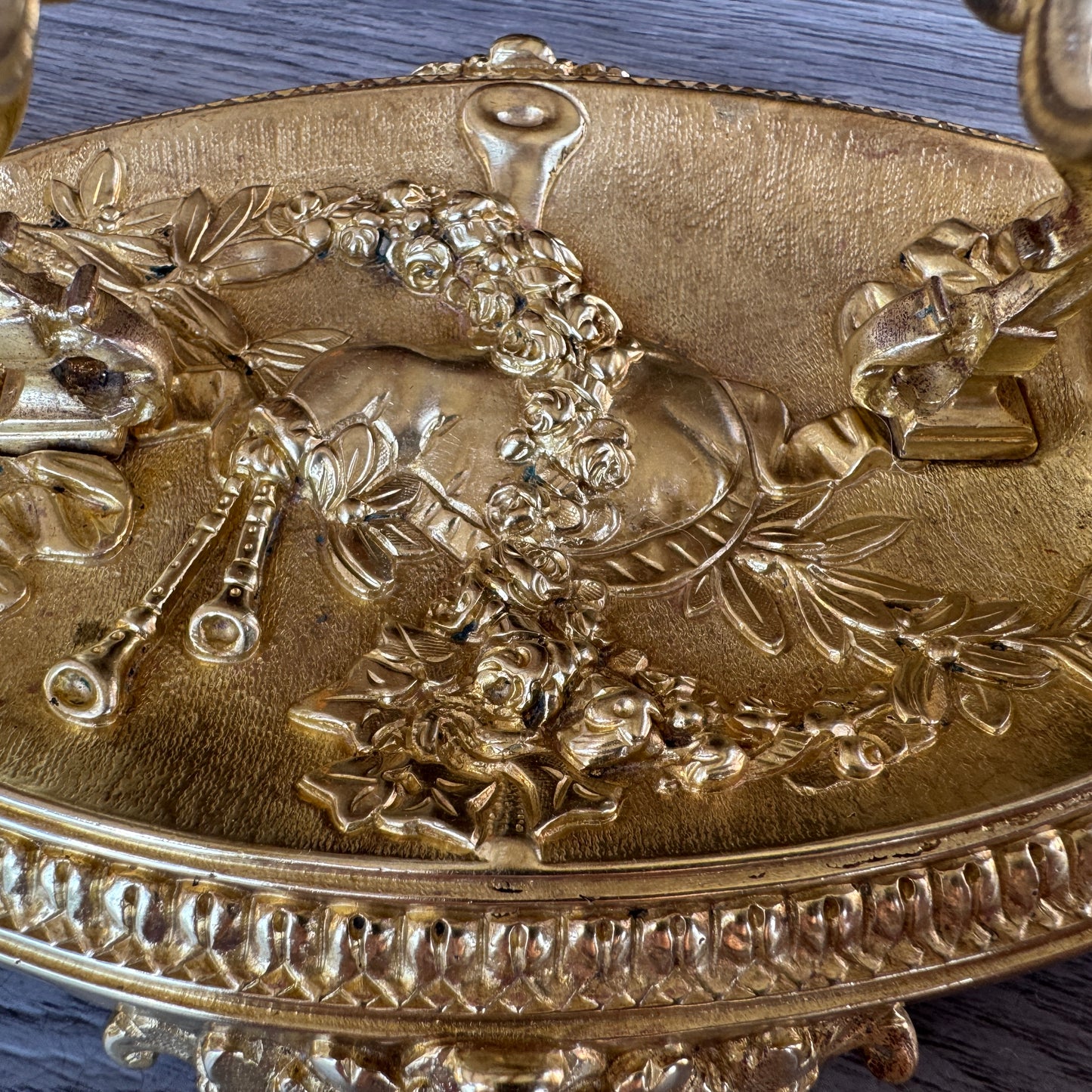 Sculpture en bronze - Encrier XIXe - « décor corne muse »