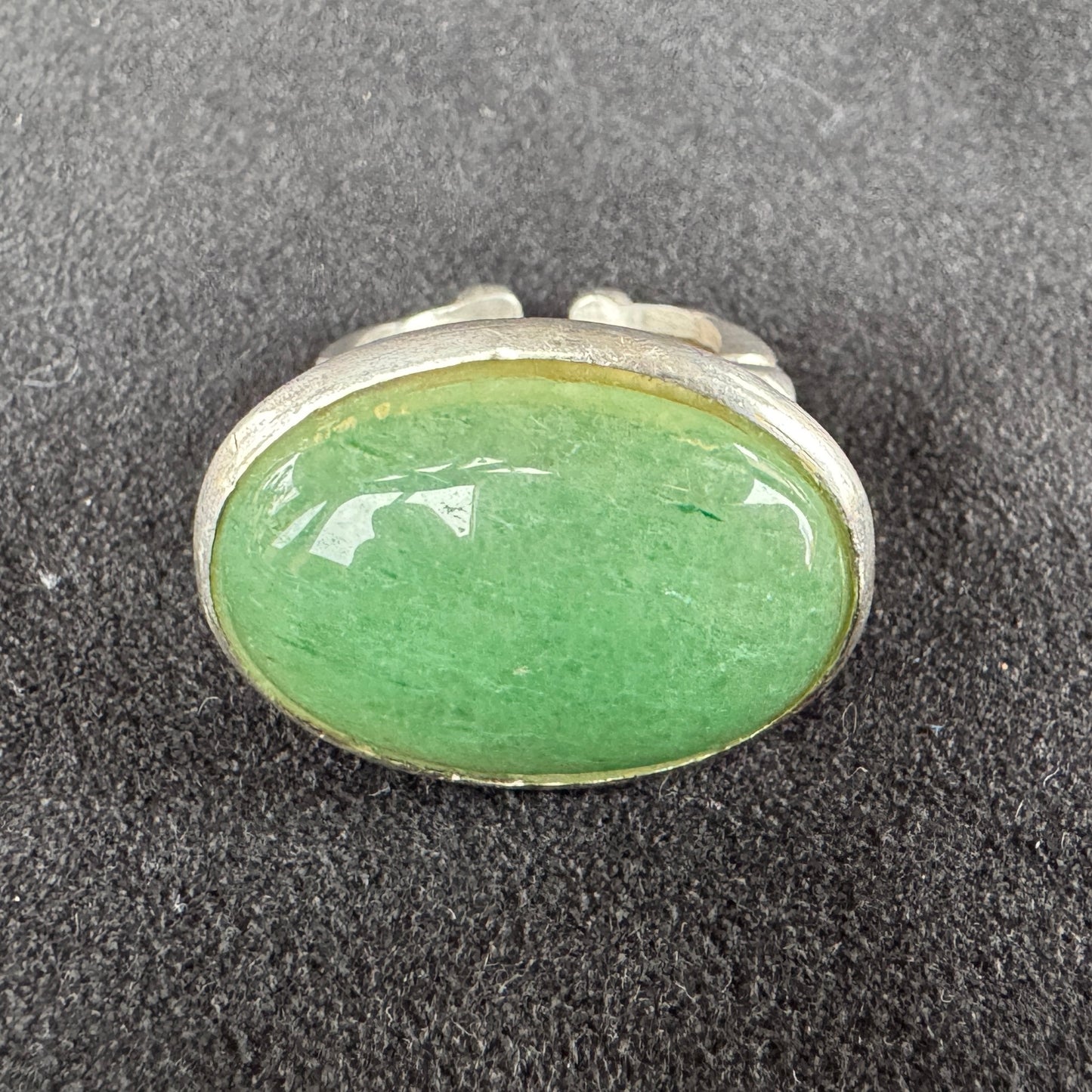 Bague style antique - bronze argenté et cabochon en pierre polie