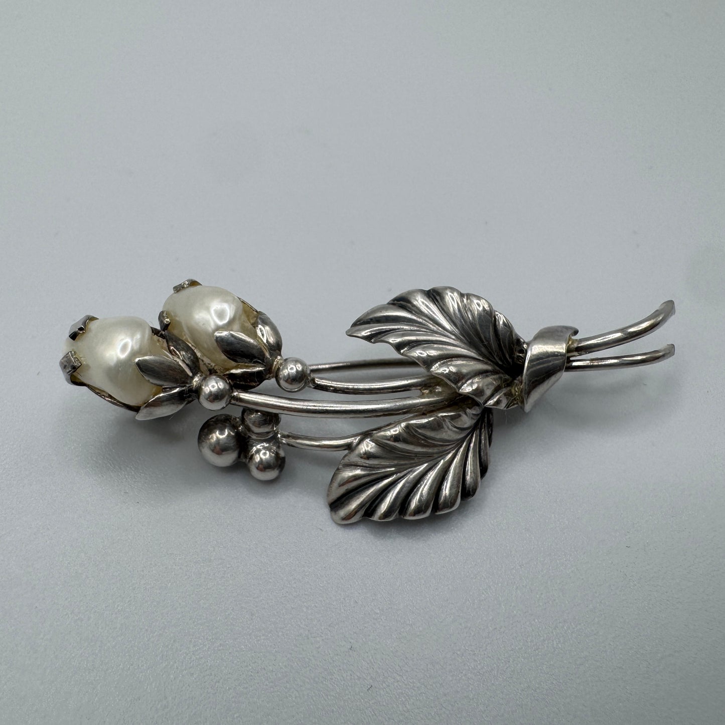 Broche ancienne « rose » - argent massif et nacre