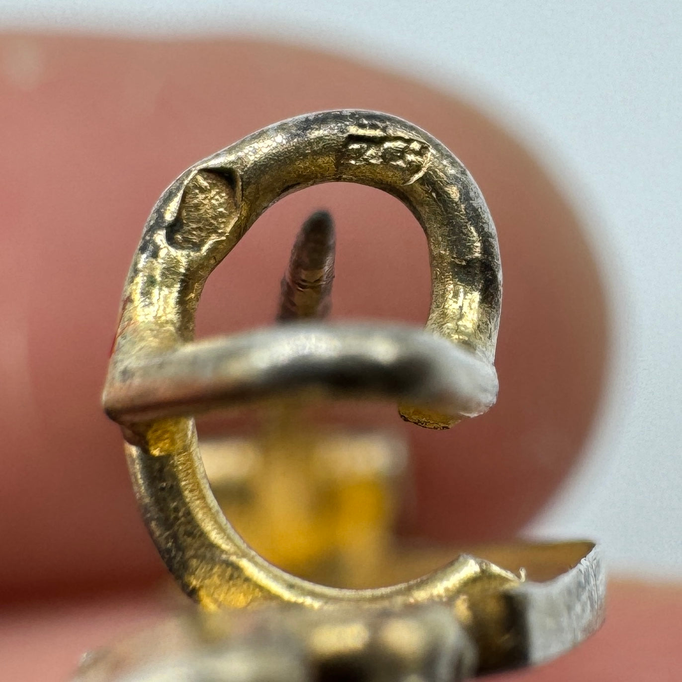 Petite Broche ancienne en argent vermeil « bébé »