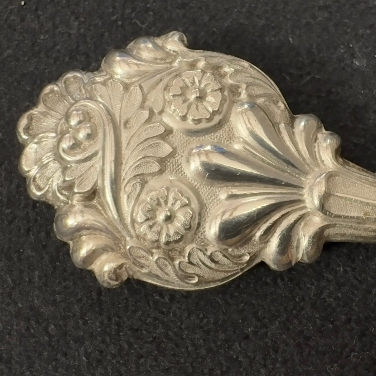 Poinçon de couture Ancien en argent