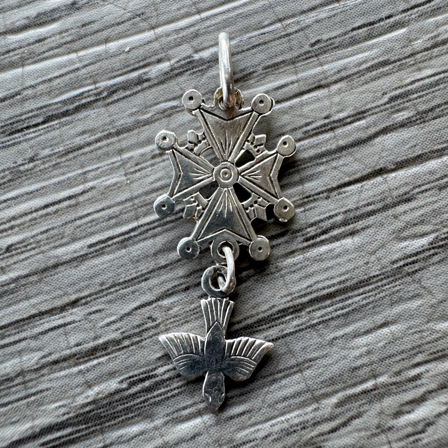 Médaille religieuse ancienne en argent « Saint Esprit »