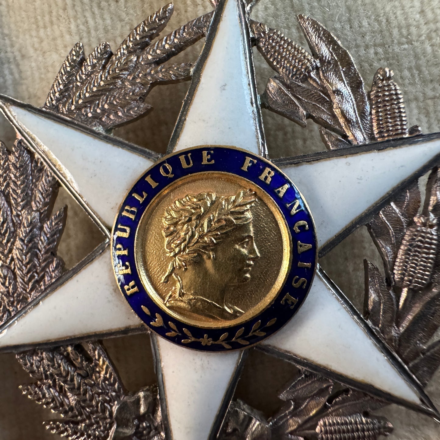 Médaille décoration civile en argent - « croix ordre du mérite agricole »