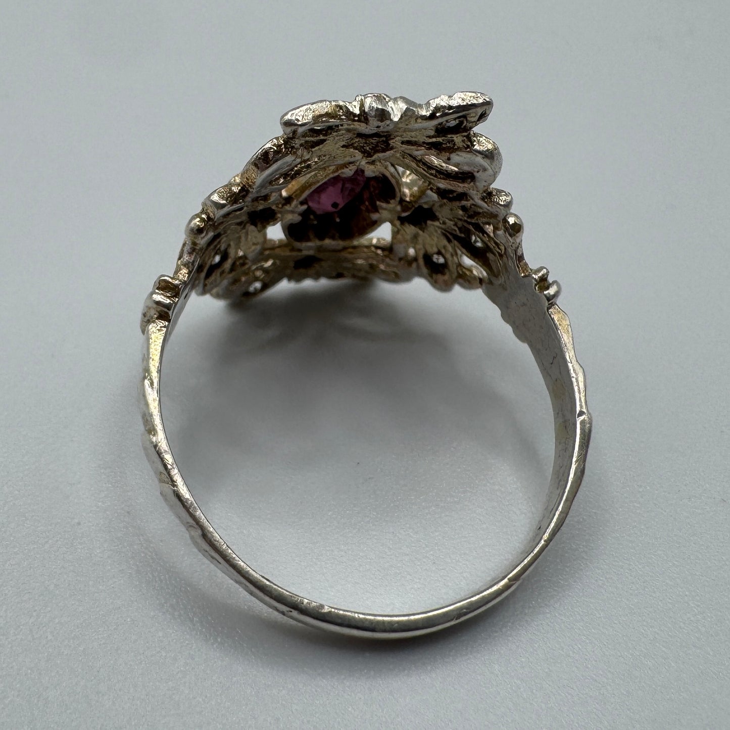 Bague ancienne vers 1900 en argent et pierre