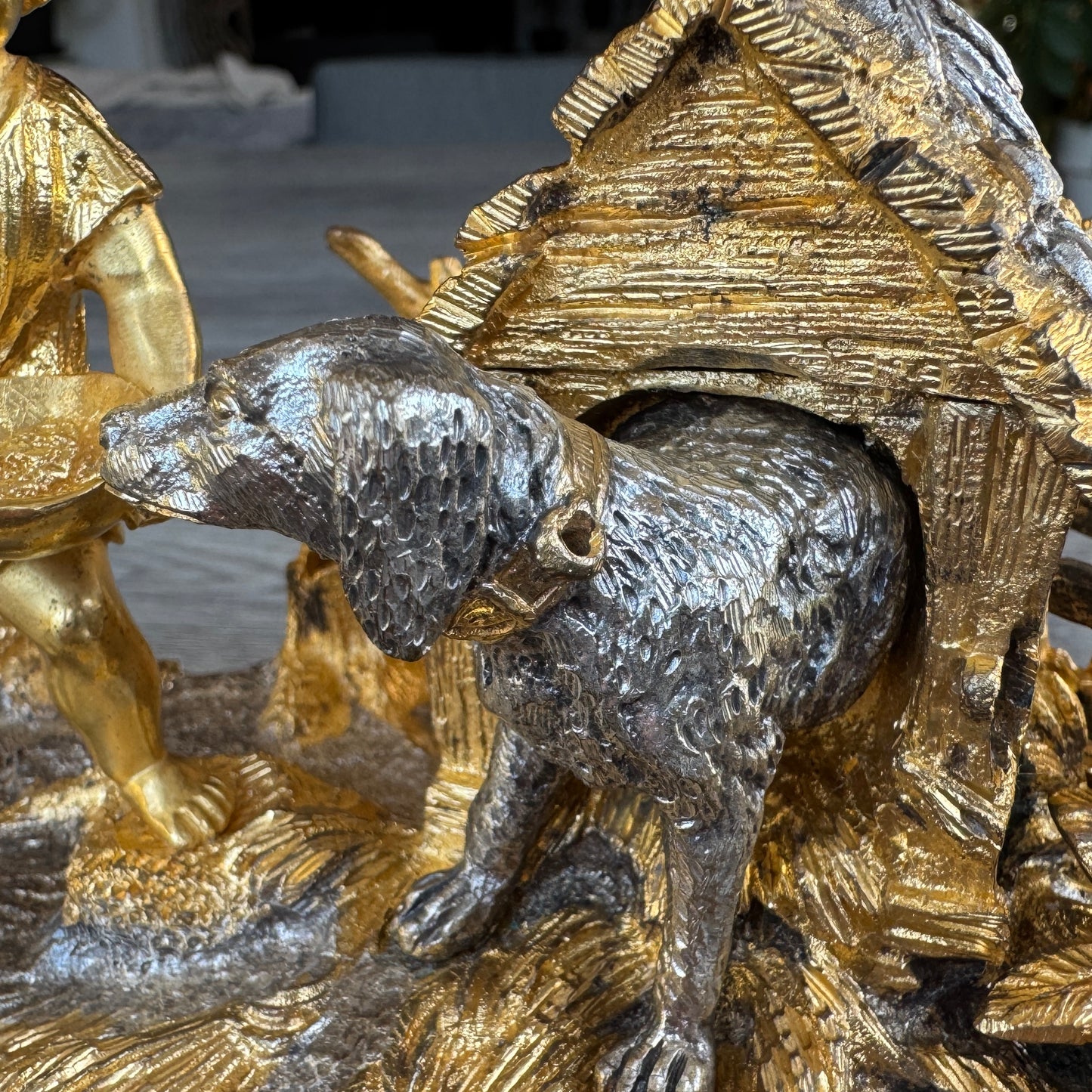 Sculpture en bronze doré - Encrier XIXe - « l’enfant et le chien »