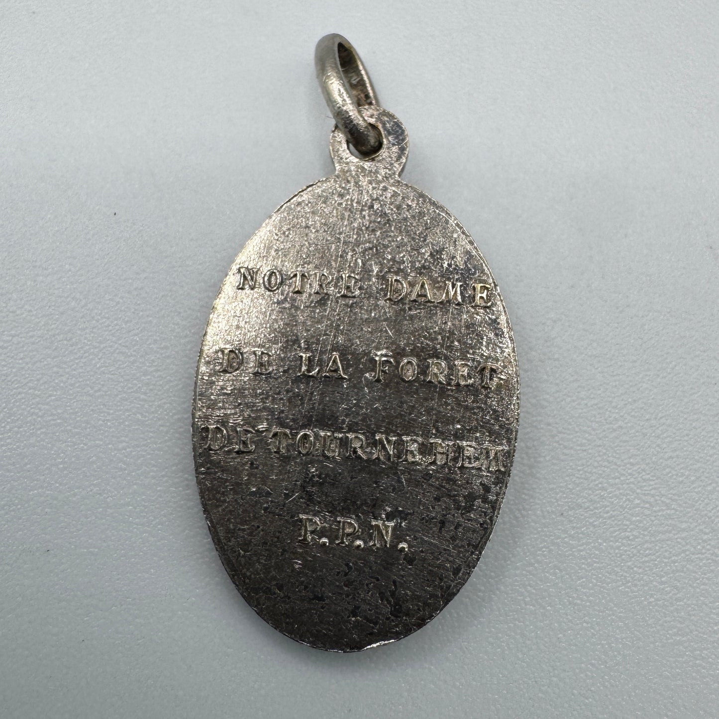 Médaille religieuse ancienne « Notre Dame de la forêt de Tournehem »