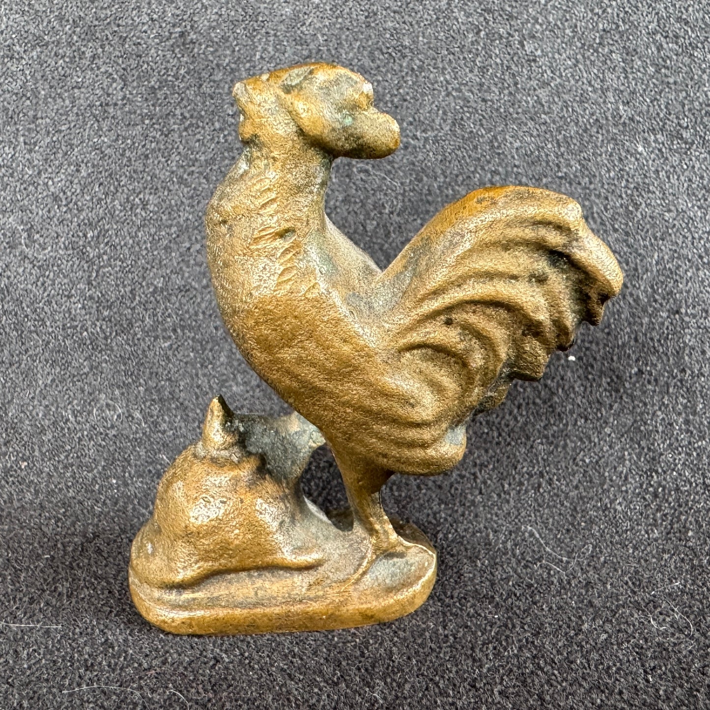 Bronze de poilu 1914-1918 - « Coq français sur casque à pointe allemand »