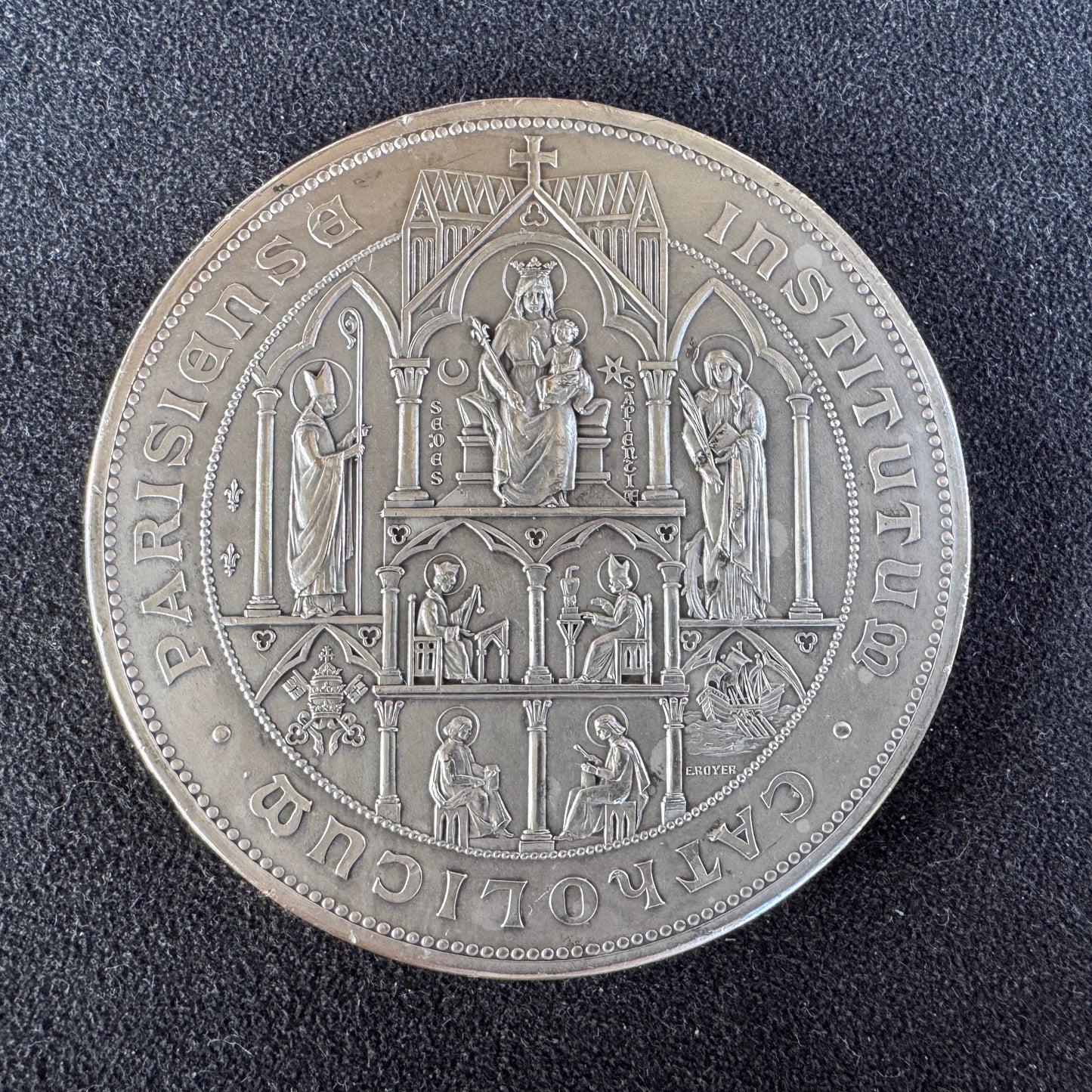 Médaille ancienne en bronze argenté « Institution catholique de Paris 1905 » par Royer