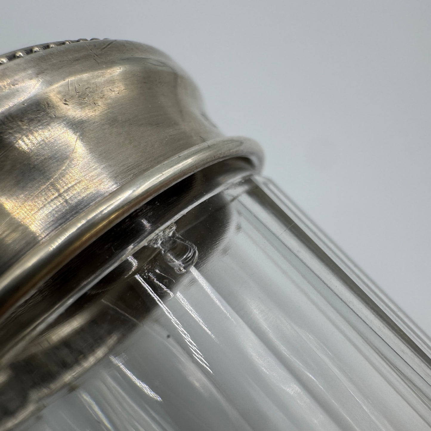 Flacons anciens de toilette en cristal et argent massif