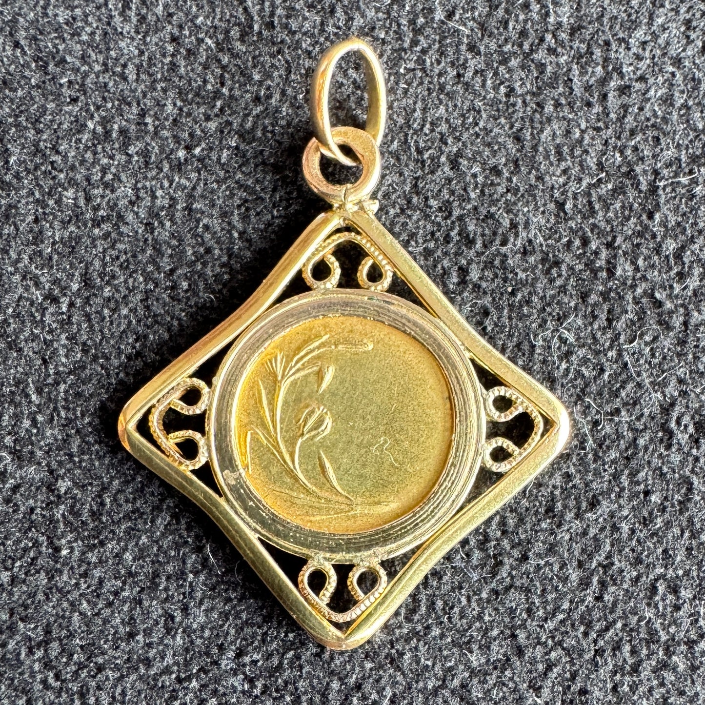 Médaille religieuse ancienne plaqué or « Jesus et Marie »