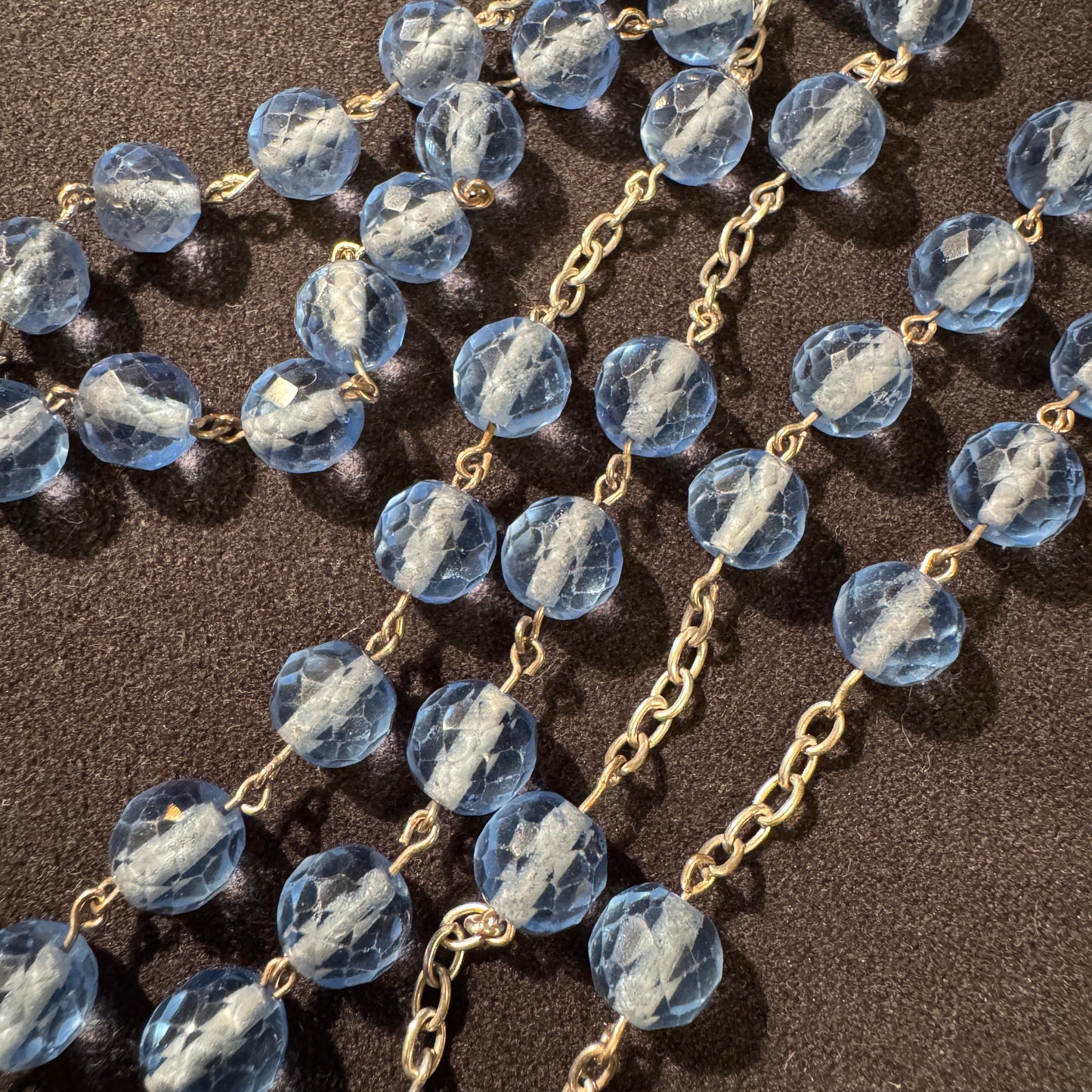 Chapelet ancien en argent et perles de verre biseauté « fleur de Lys »