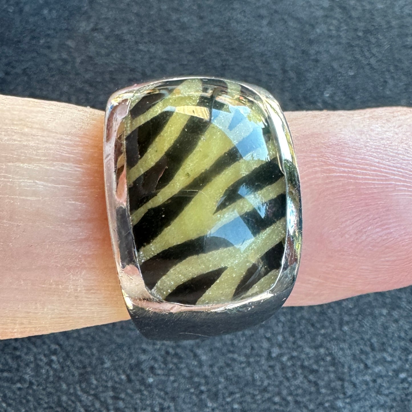 Bague en argent et résine