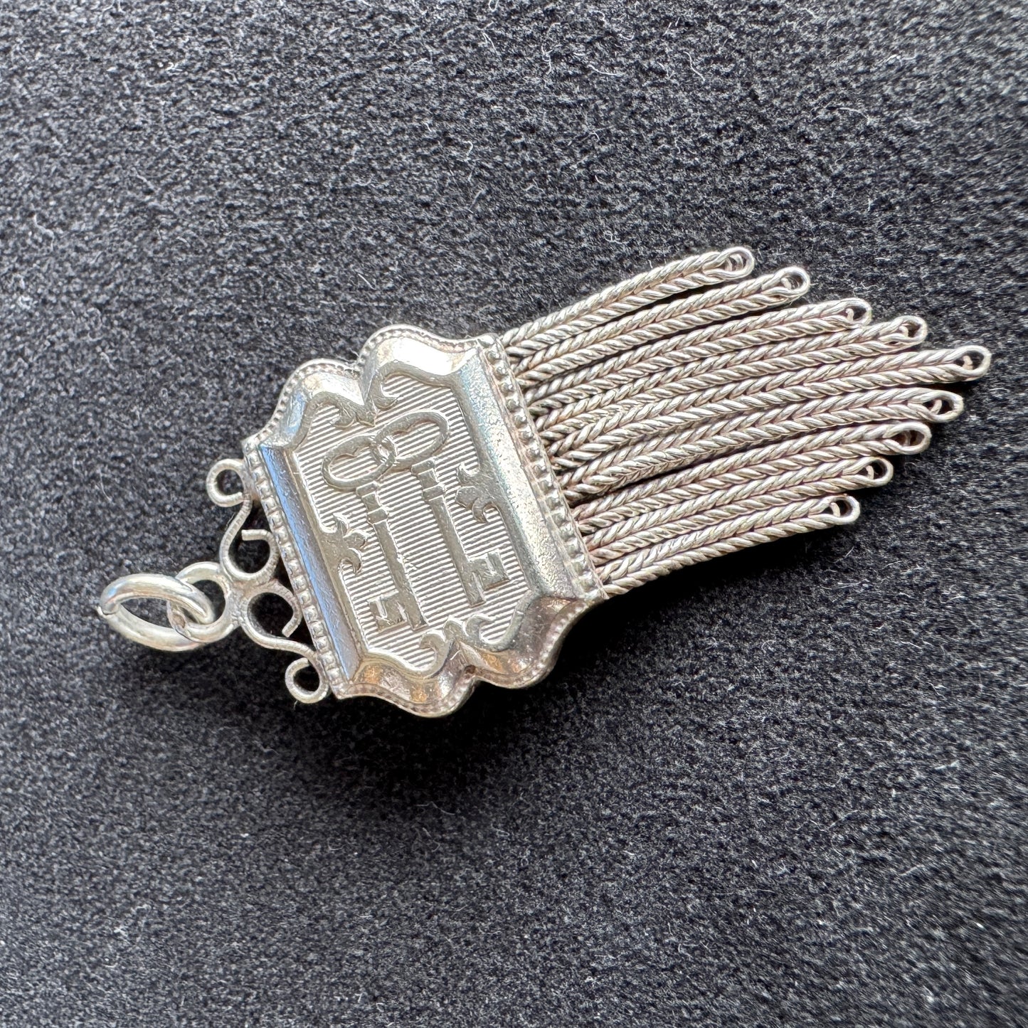 Pendentif ancien en Argent XIXeme - décor aux clés