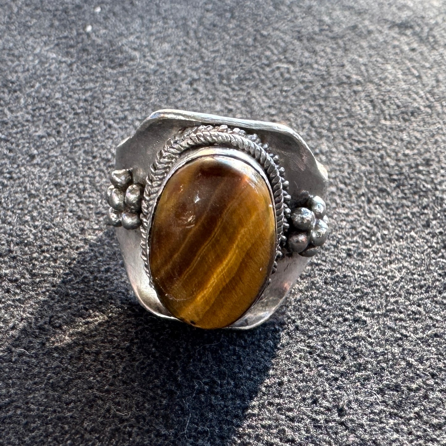 Bague en argent et pierre oeil de tigre