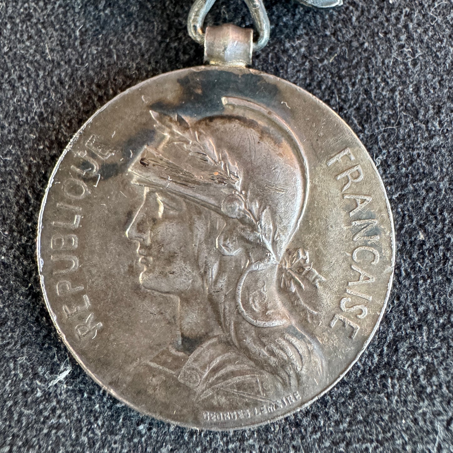 Médaille décoration militaire en argent - coloniale MADAGASCAR