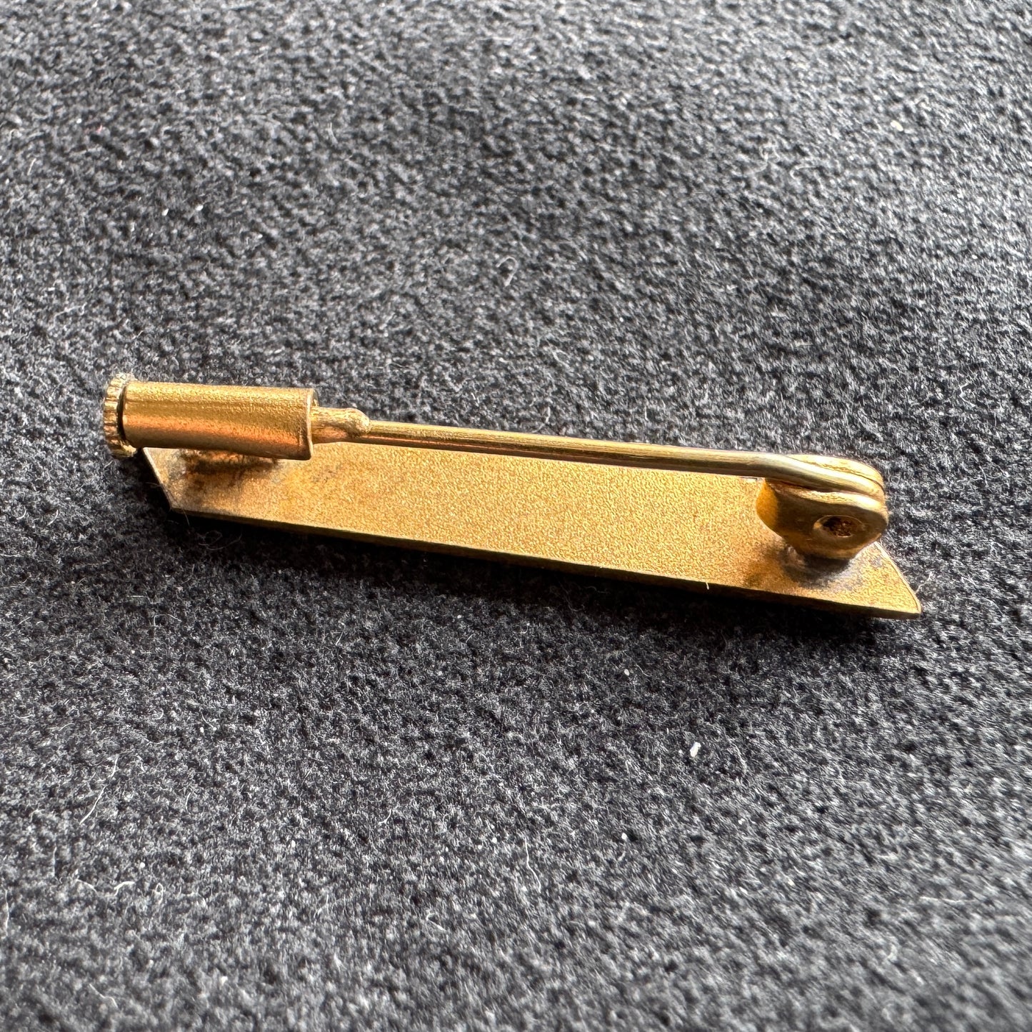 Broche ancienne plaque or Art Déco- « Bébé »