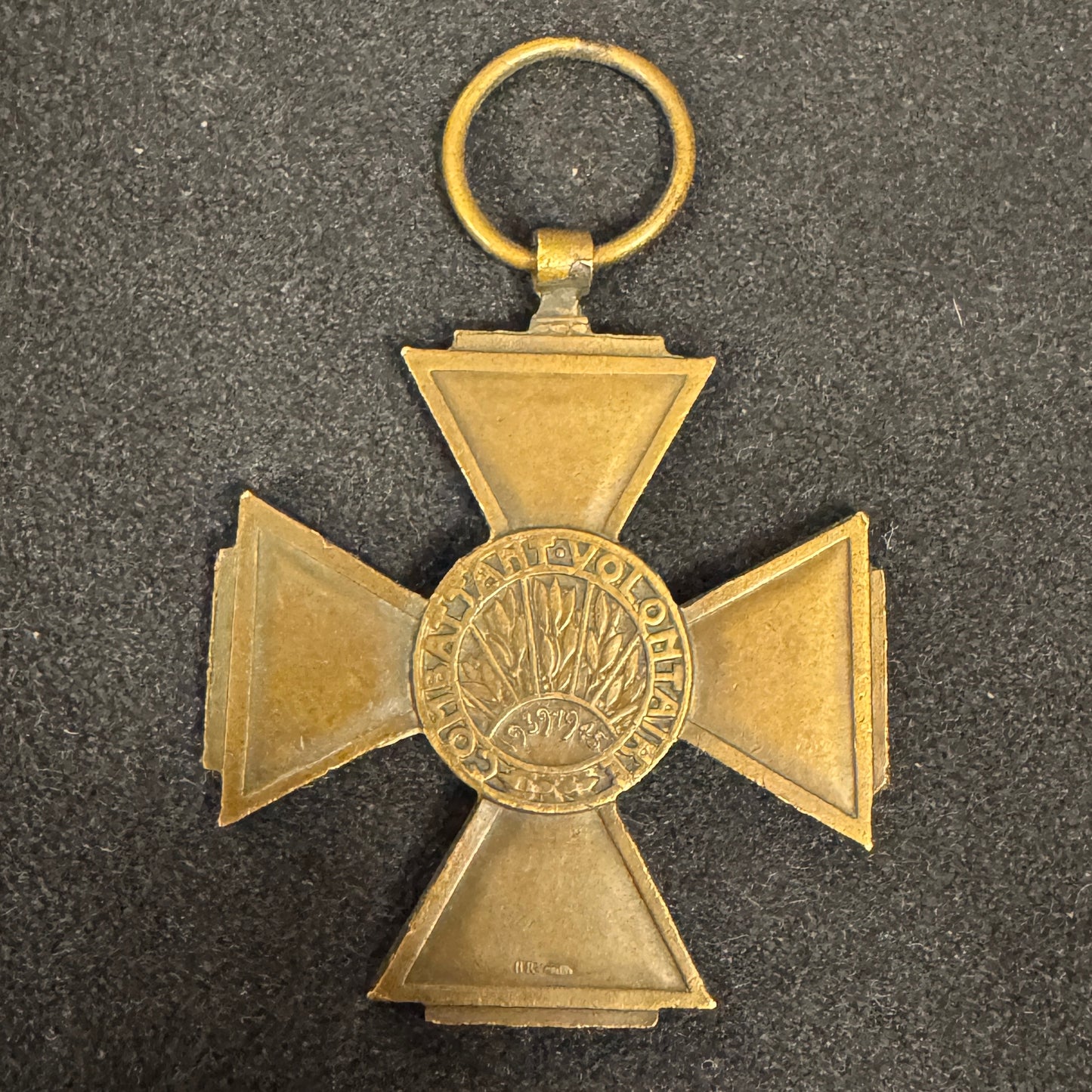 Médaille décoration militaire en bronze - « croix du combattant volontaire »