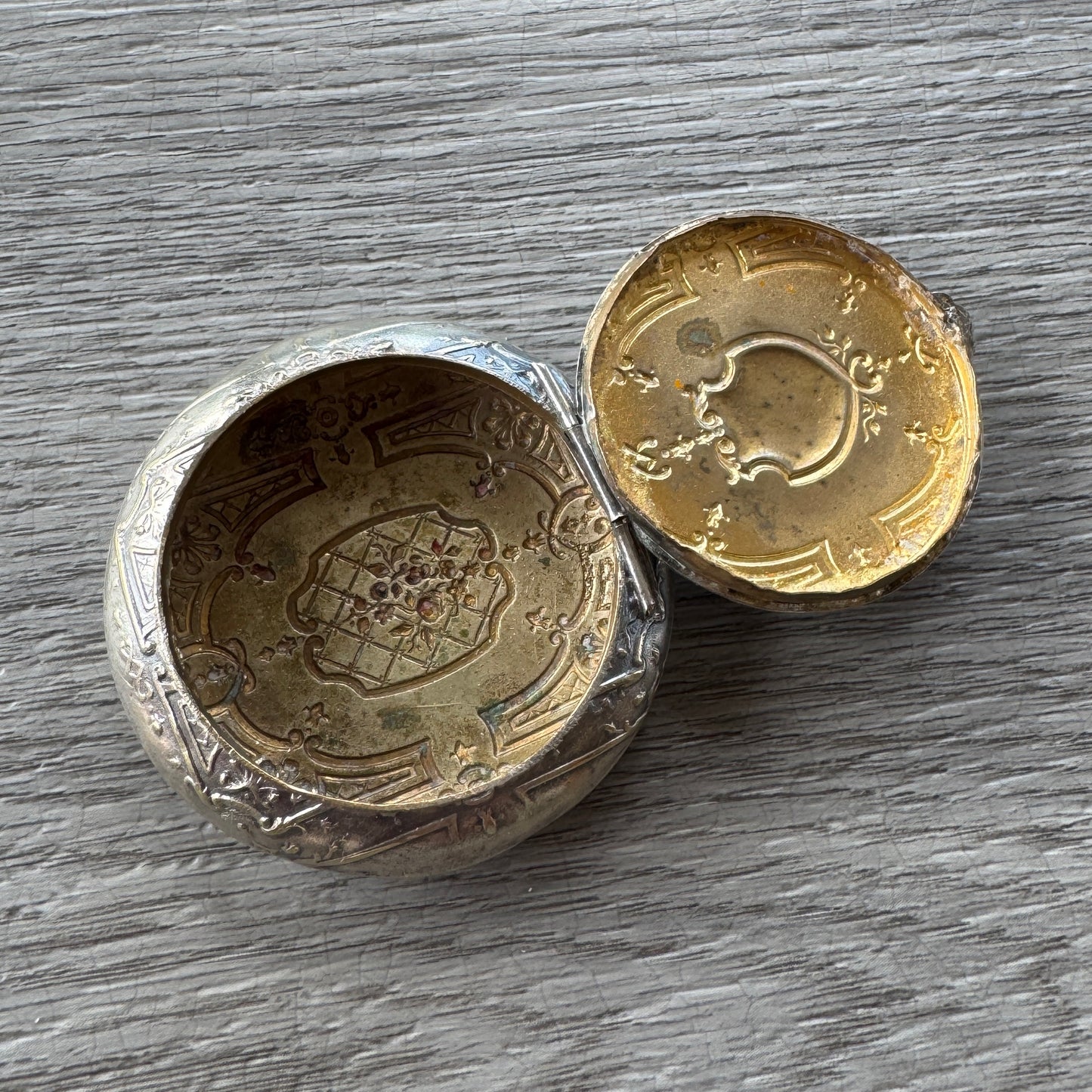 boîte Ancienne pilulier - métal argenté