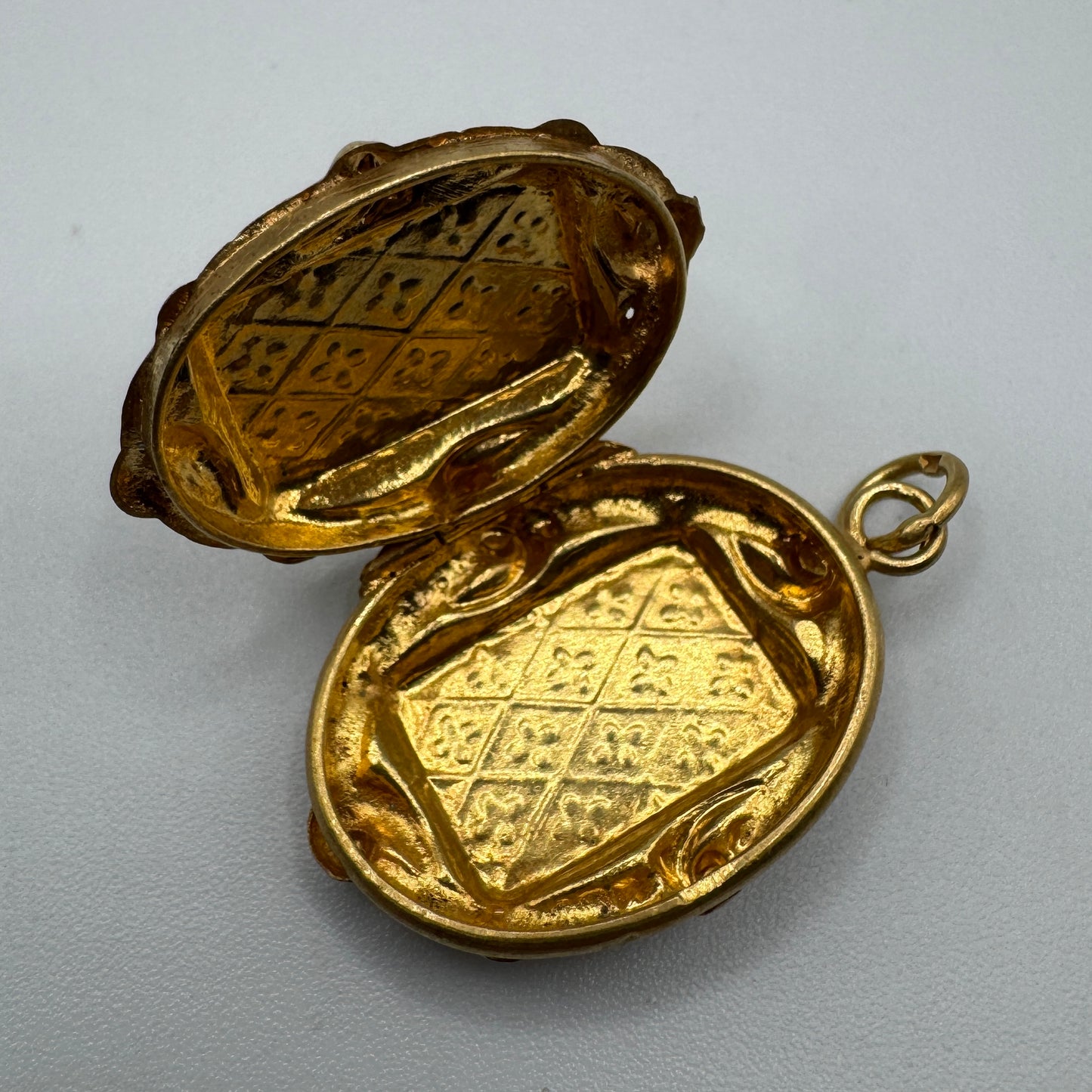 Pendentif ancien porte photo ou relique - laiton