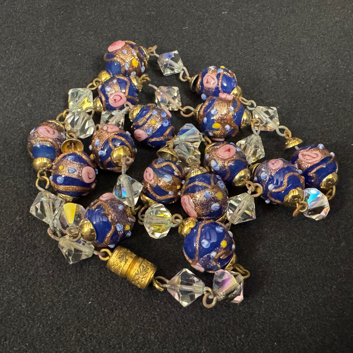 Collier ancien en perles émaillées de Murano